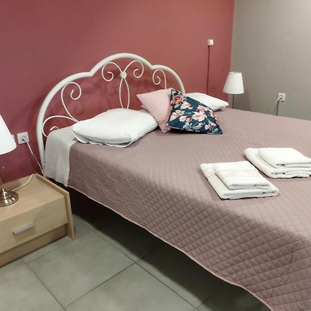 Cozy Apartment Near To The Airport Kouvarás Extérieur photo