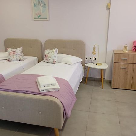 Cozy Apartment Near To The Airport Kouvarás Extérieur photo