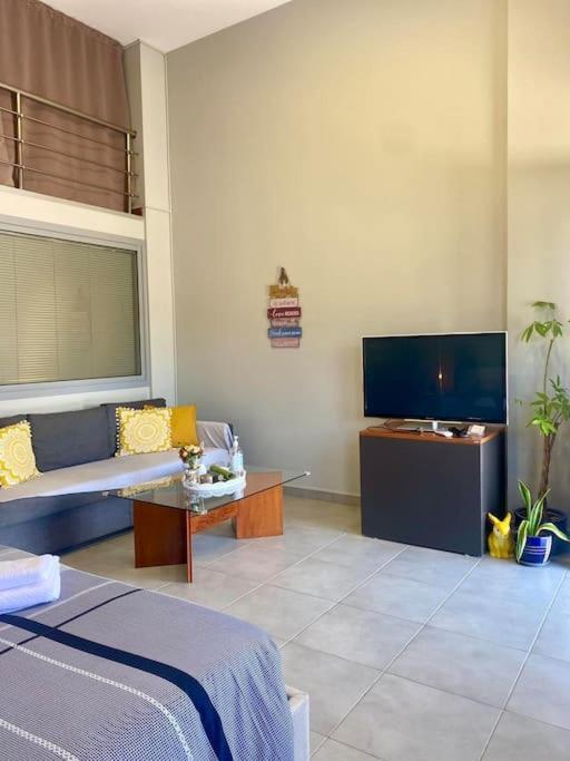 Cozy Apartment Near To The Airport Kouvarás Extérieur photo