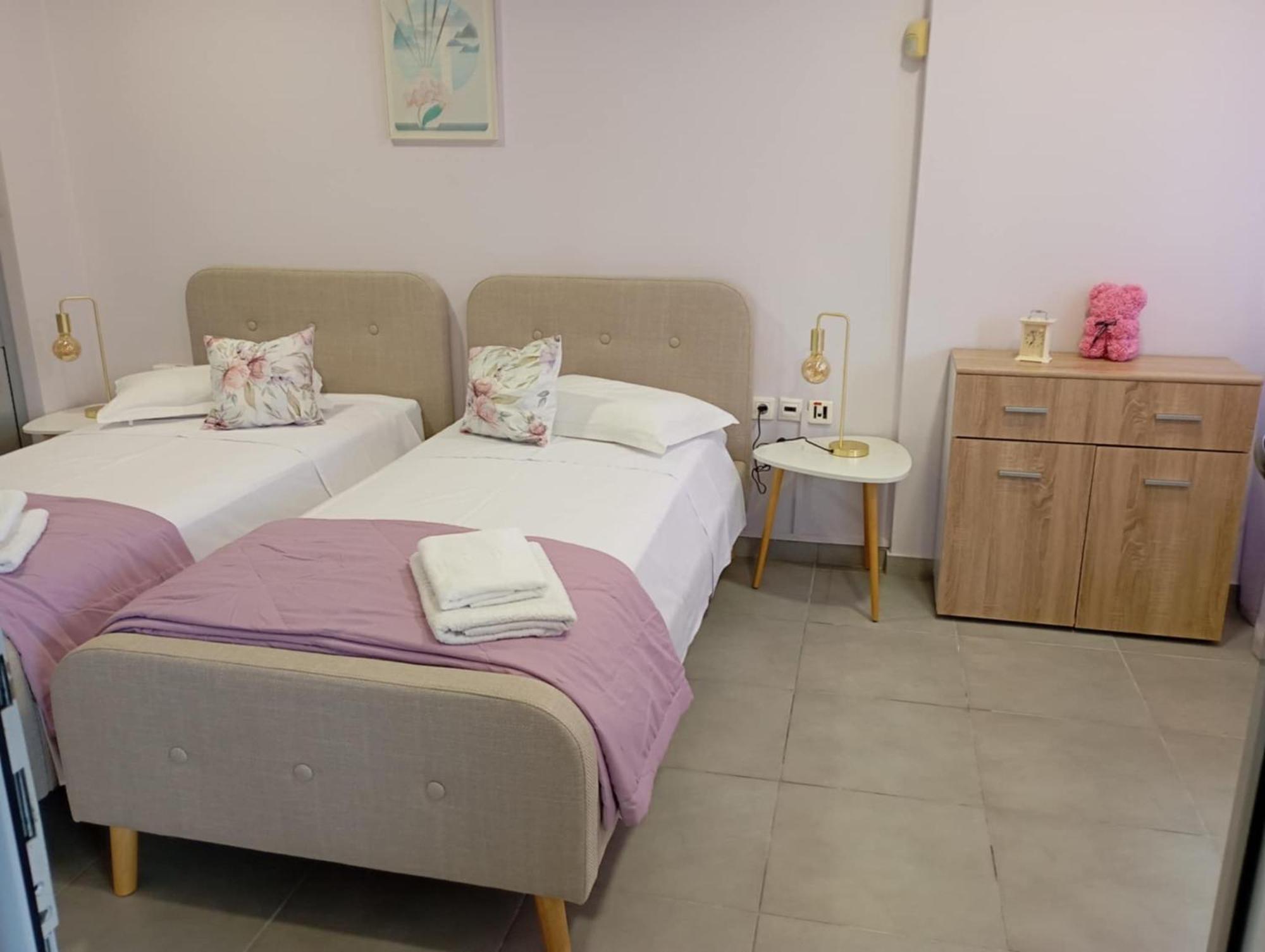 Cozy Apartment Near To The Airport Kouvarás Extérieur photo